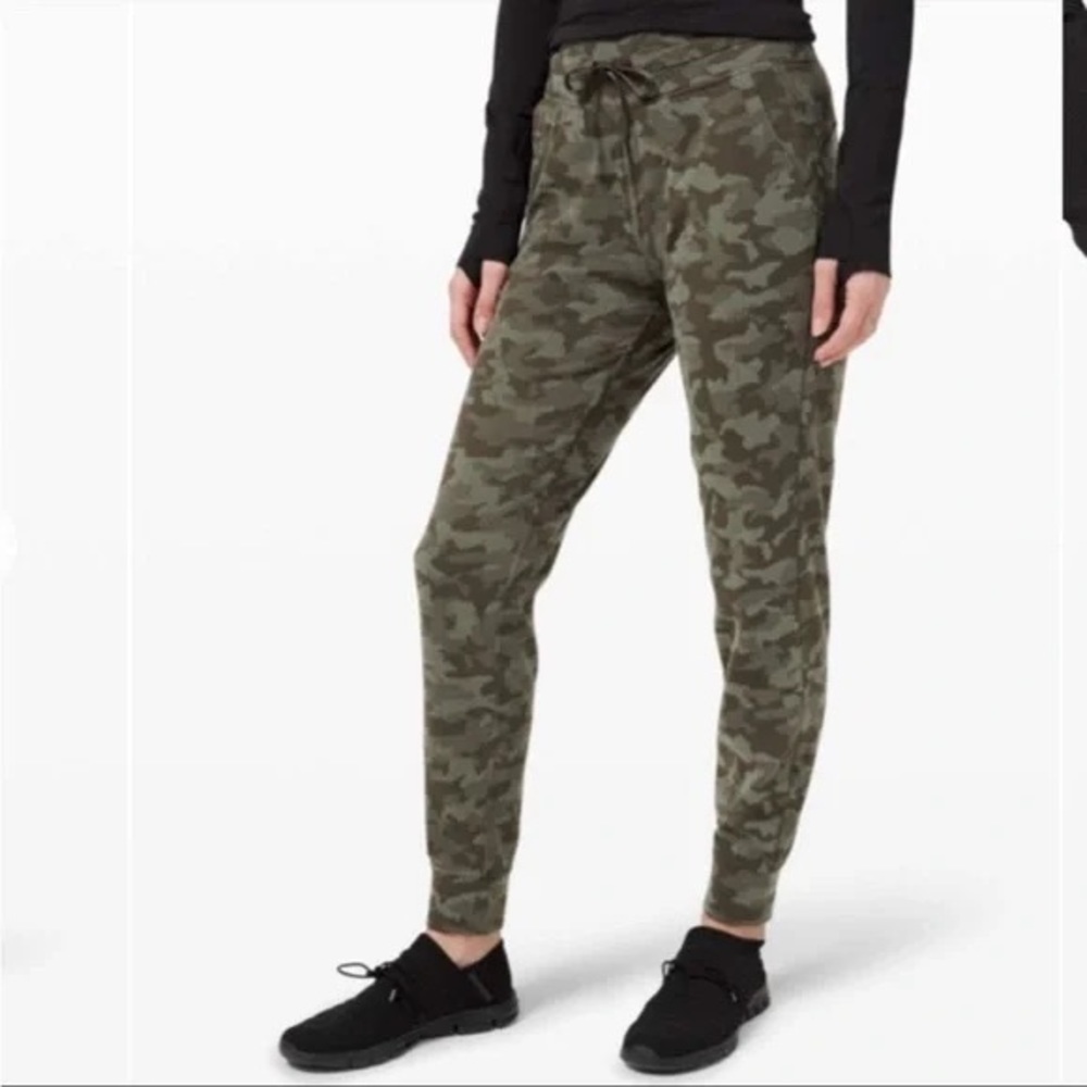 Lululemon Ready To Rulu Camo Joggers Pants Womens 4 Green 29" Inseam